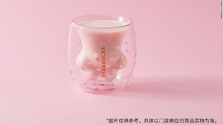 Starbucks fans fight over limited edition 'cat paw cups' in China